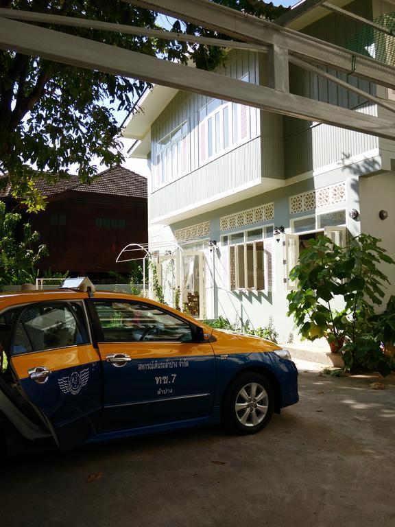 Lada House Bed & Breakfast Lampang Exterior photo