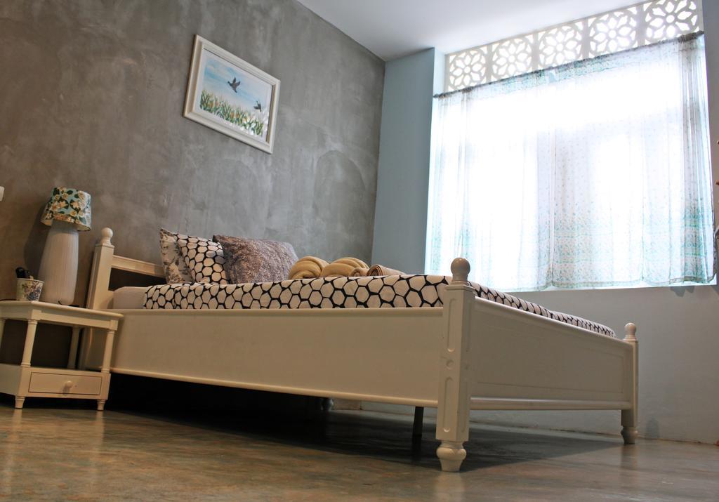 Lada House Bed & Breakfast Lampang Exterior photo
